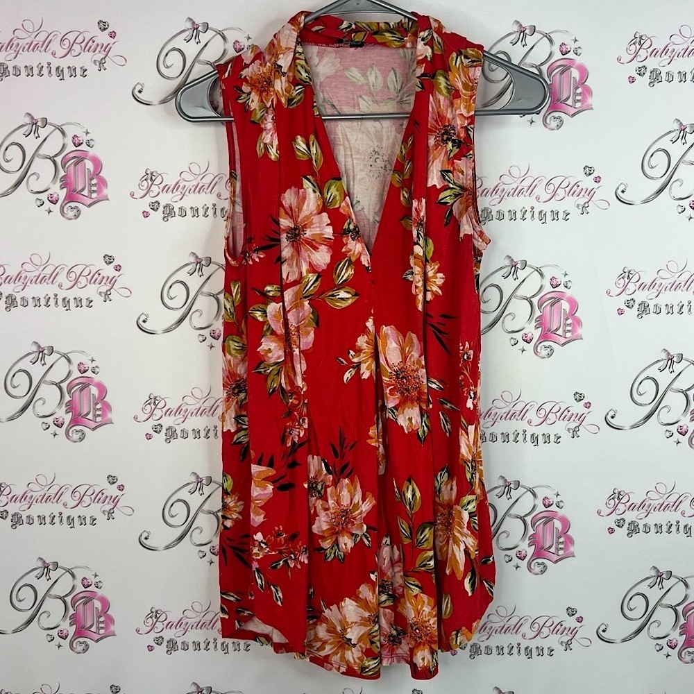 Cable & Gauge tank top flowy flowers Red Floral V-Neck Blouse
